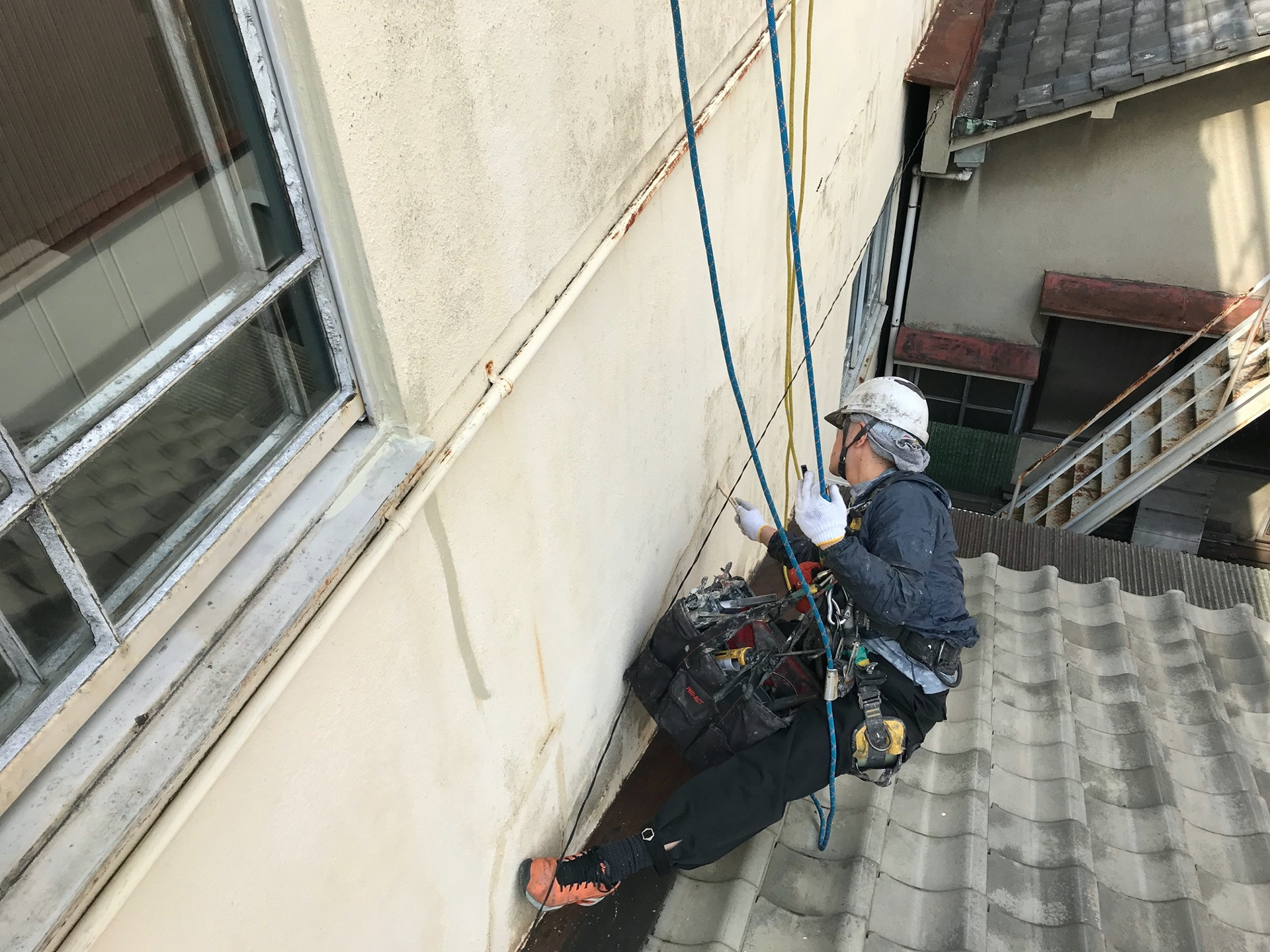 ブランコ ロープアクセス 無足場 の違いは? 足場との違いは?