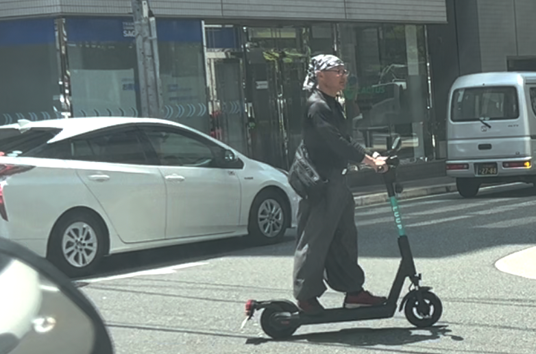 こ、こ、こいつは便利だっ！　大阪市内　電動キックボードシェア